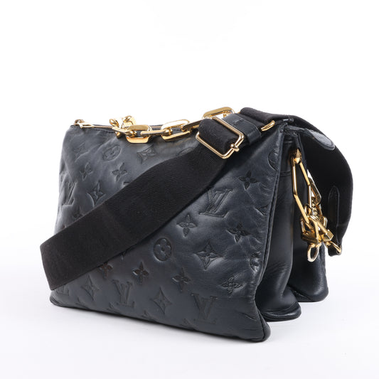 Louis Vuitton Coussin PM 2Way-Umhängetasche mit Monogrammprägung in Schwarz M57790