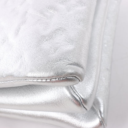 Louis Vuitton Coussin PM 2Way-Umhängetasche mit Monogrammprägung in Silber M57913
