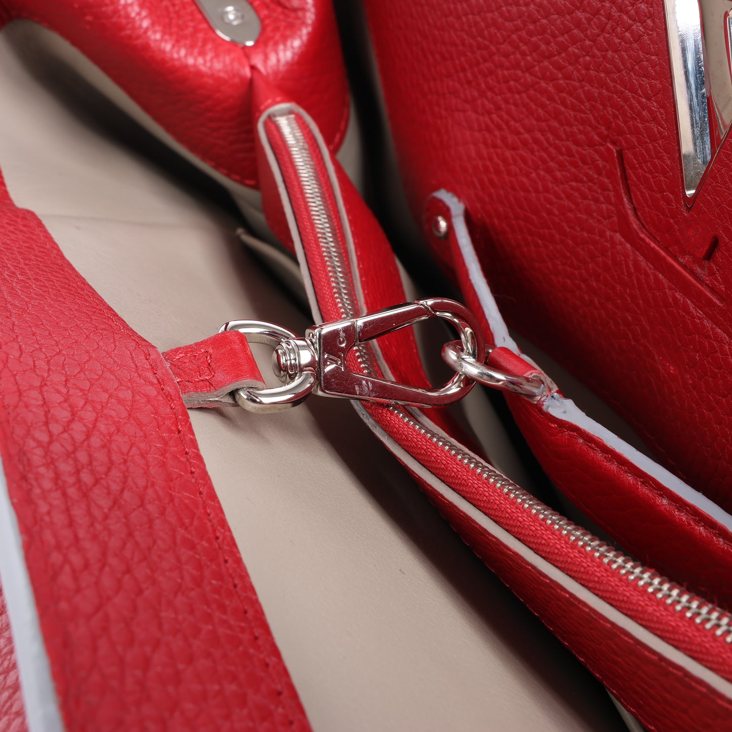 Louis Vuitton Parnassea Capucines GM Handtasche in Rot M48871