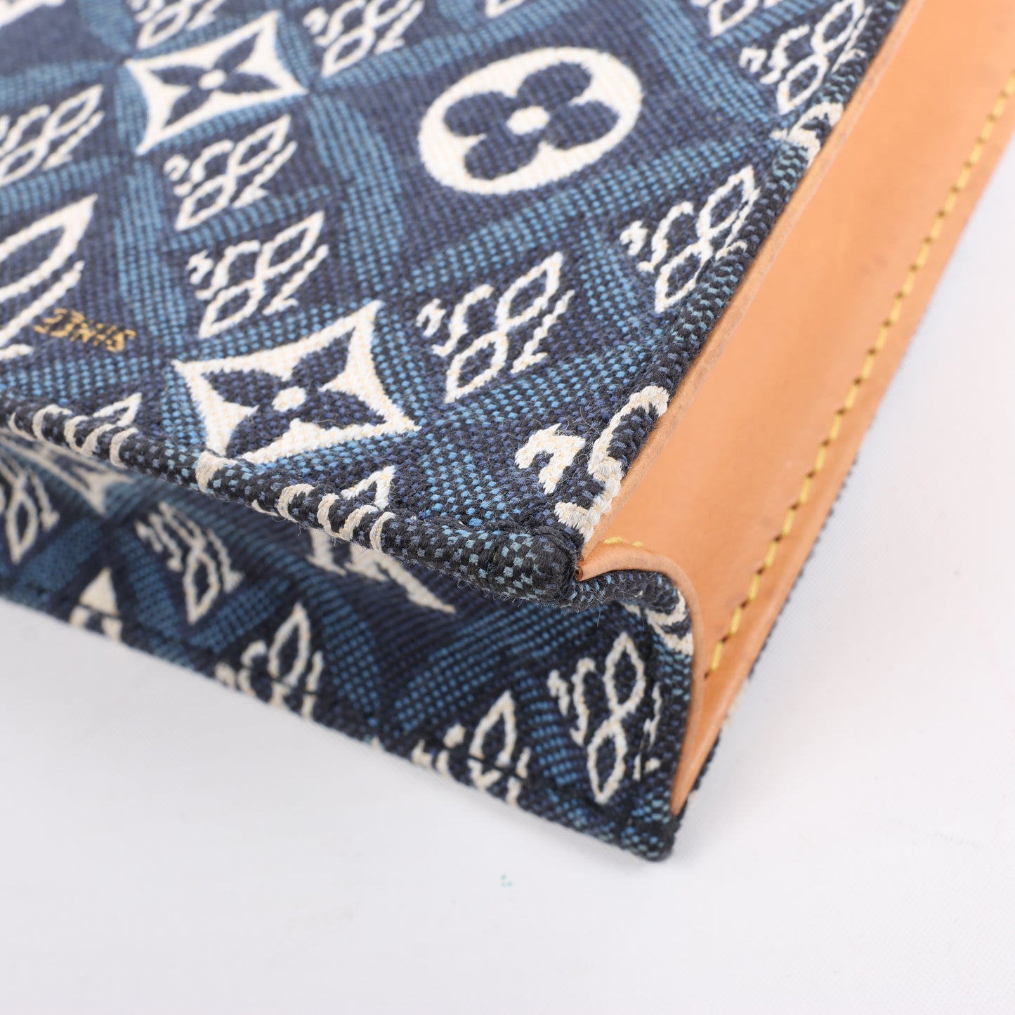 Sac à main Louis Vuitton Since1854 Petit Sac Plat 2 voies Bleu x Beige M80288