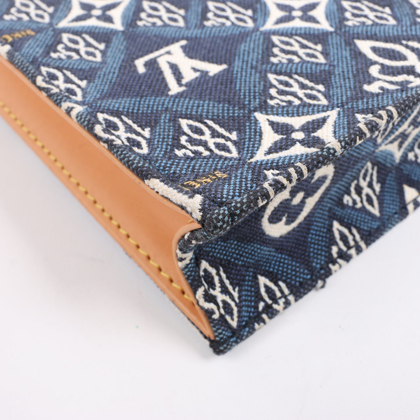 Sac à main Louis Vuitton Since1854 Petit Sac Plat 2 voies Bleu x Beige M80288
