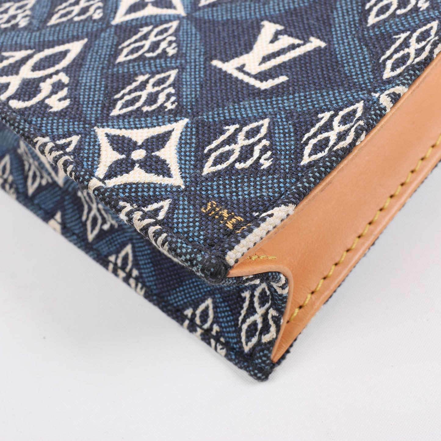 Sac à main Louis Vuitton Since1854 Petit Sac Plat 2 voies Bleu x Beige M80288