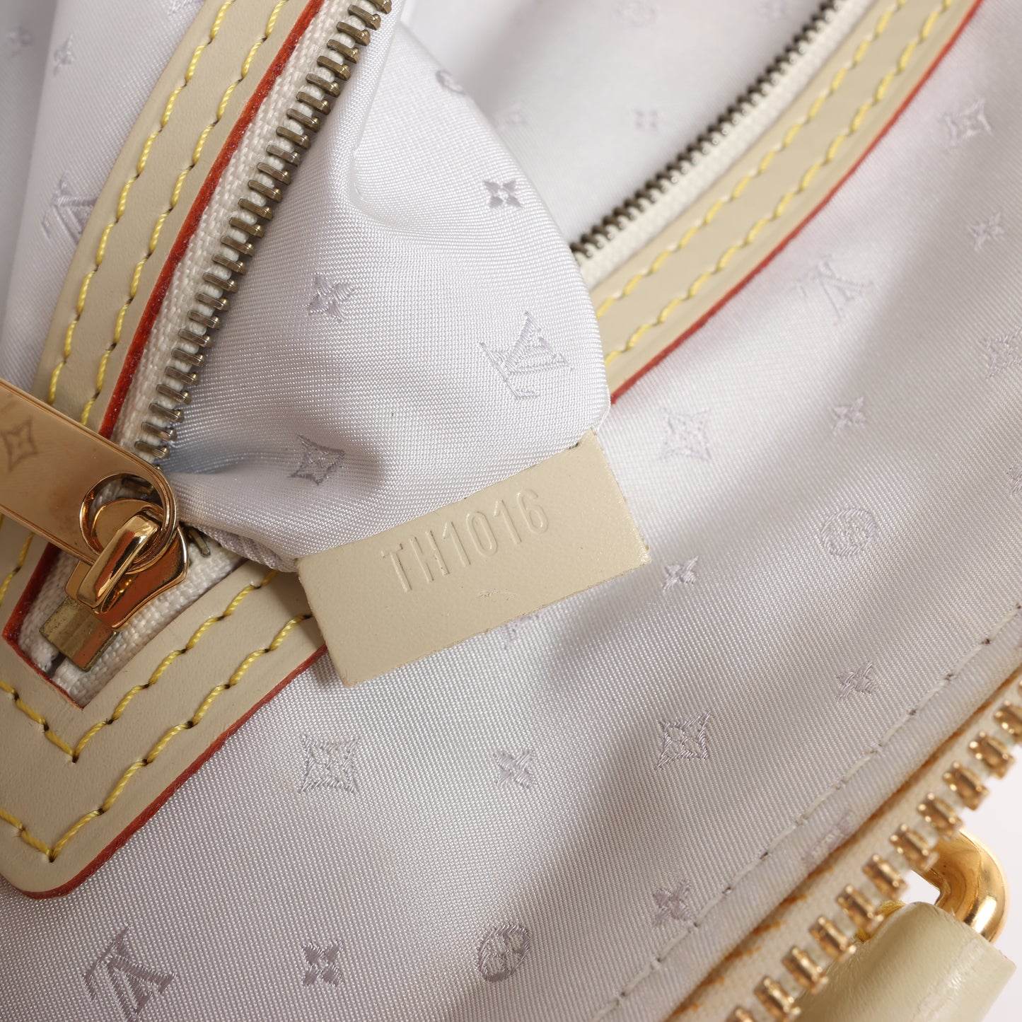 Louis Vuitton Suhali Lockit PM Handtasche in Beige M91887
