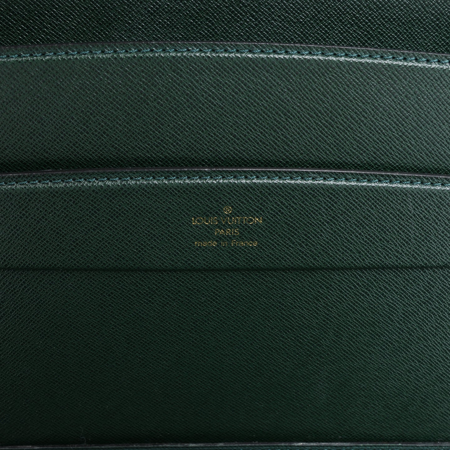 Louis Vuitton Taiga Diplomat Reisetasche in Grün M30014