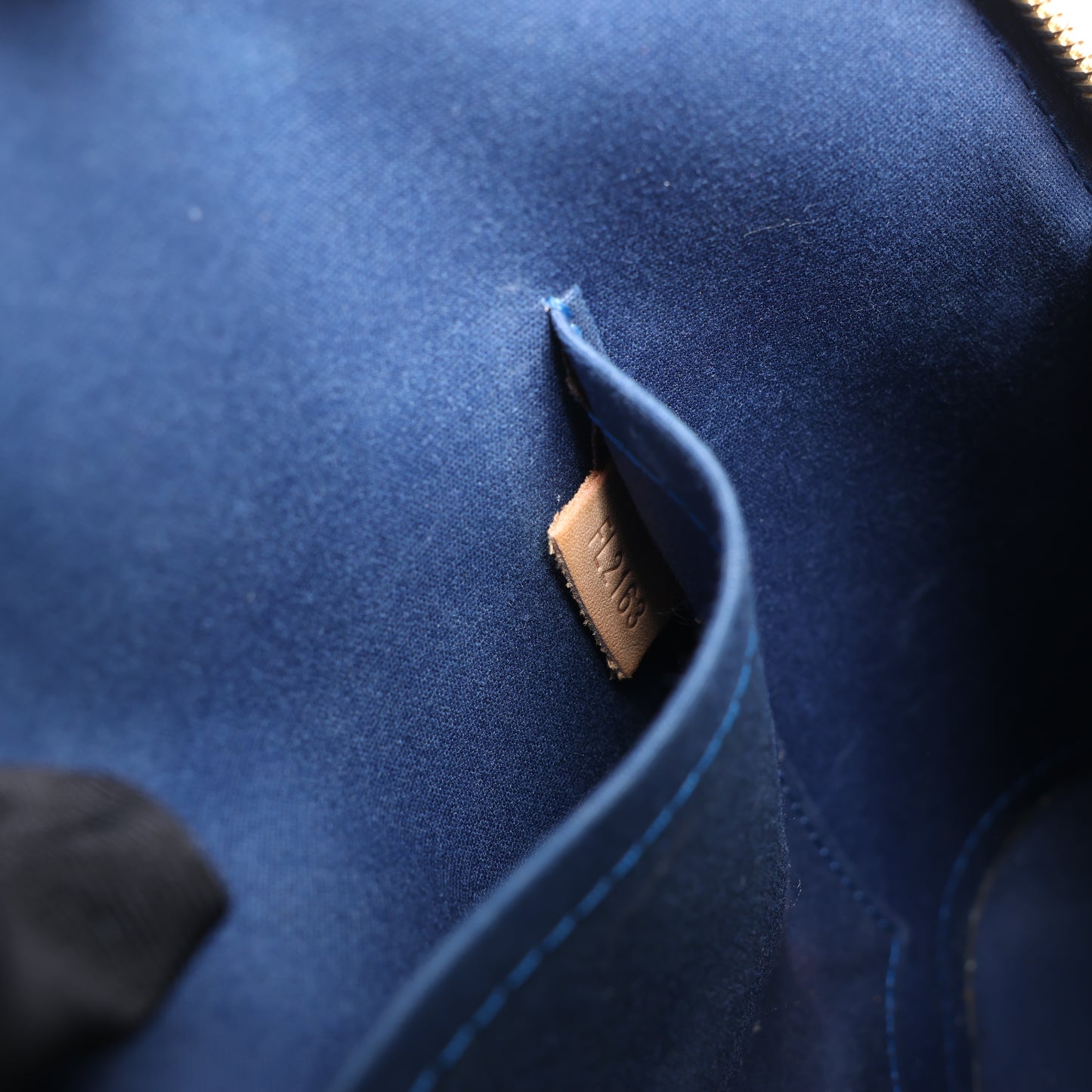Sac à main LOUIS VUITTON Vernis Alma PM bleu marine M90053