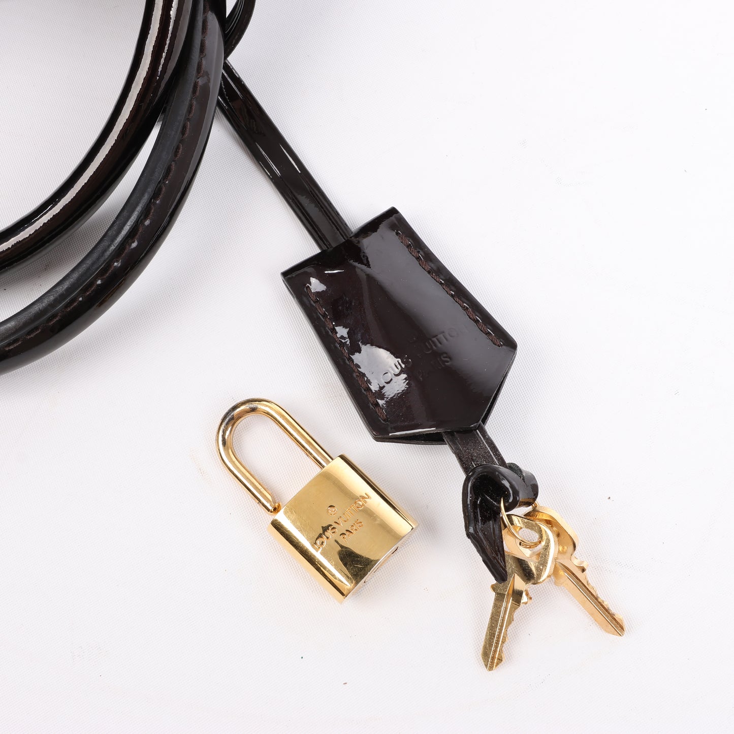 Louis Vuitton Vernis Montaigne BB 2Way Handtasche in Amarante M50403