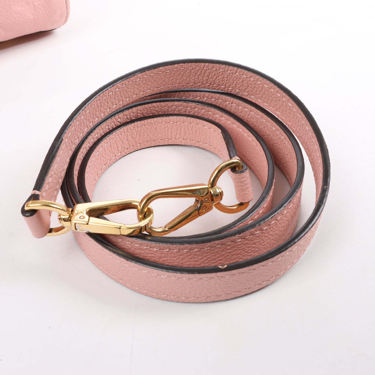 Louis Vuitton Monogram Empreinte Montaigne BB Sac à main en rose M44123