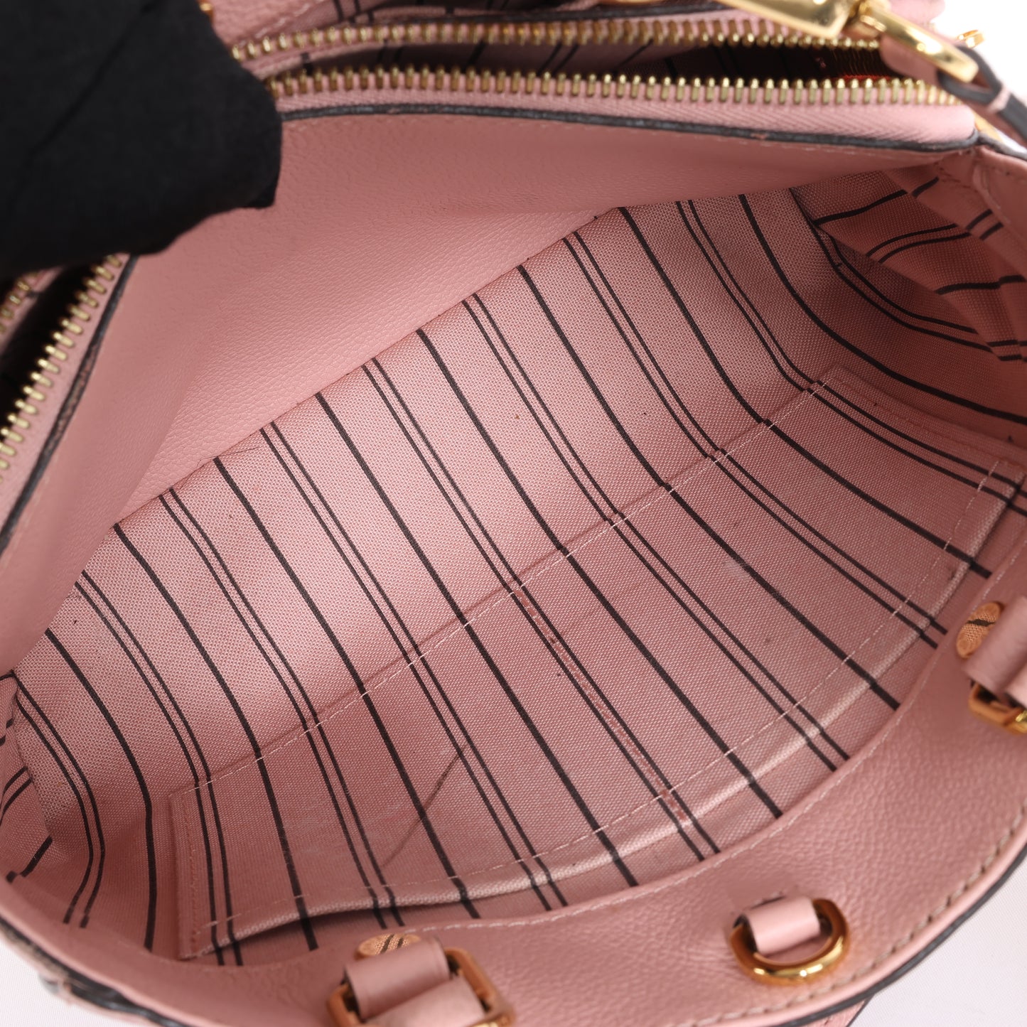 Louis Vuitton Monogram Empreinte Montaigne BB Sac à main en rose M44123