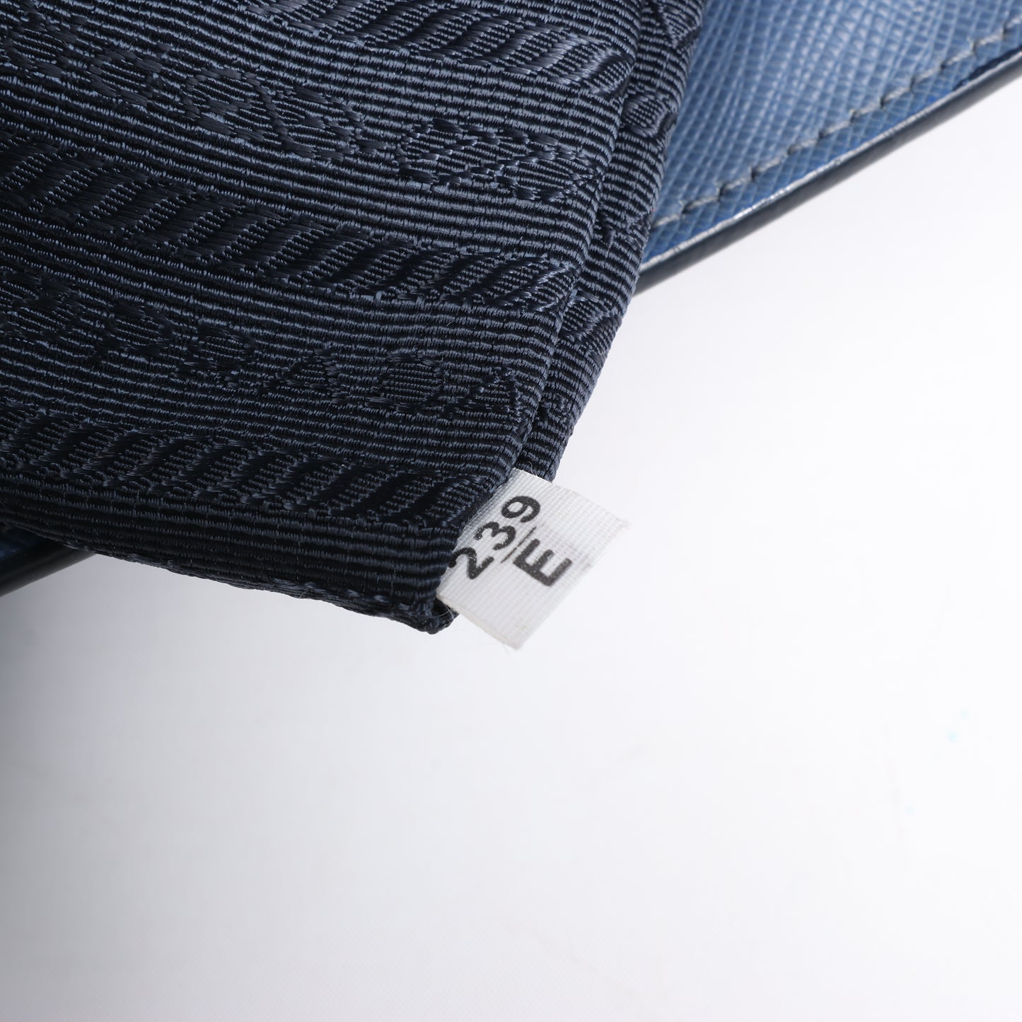 Sac à main Prada Galleria Saffiano Lux en cuir bleu