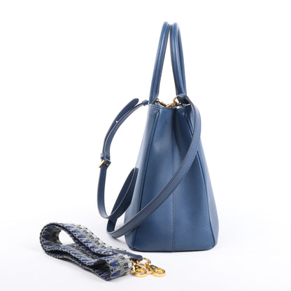 Sac à main Prada Galleria Saffiano Lux en cuir bleu