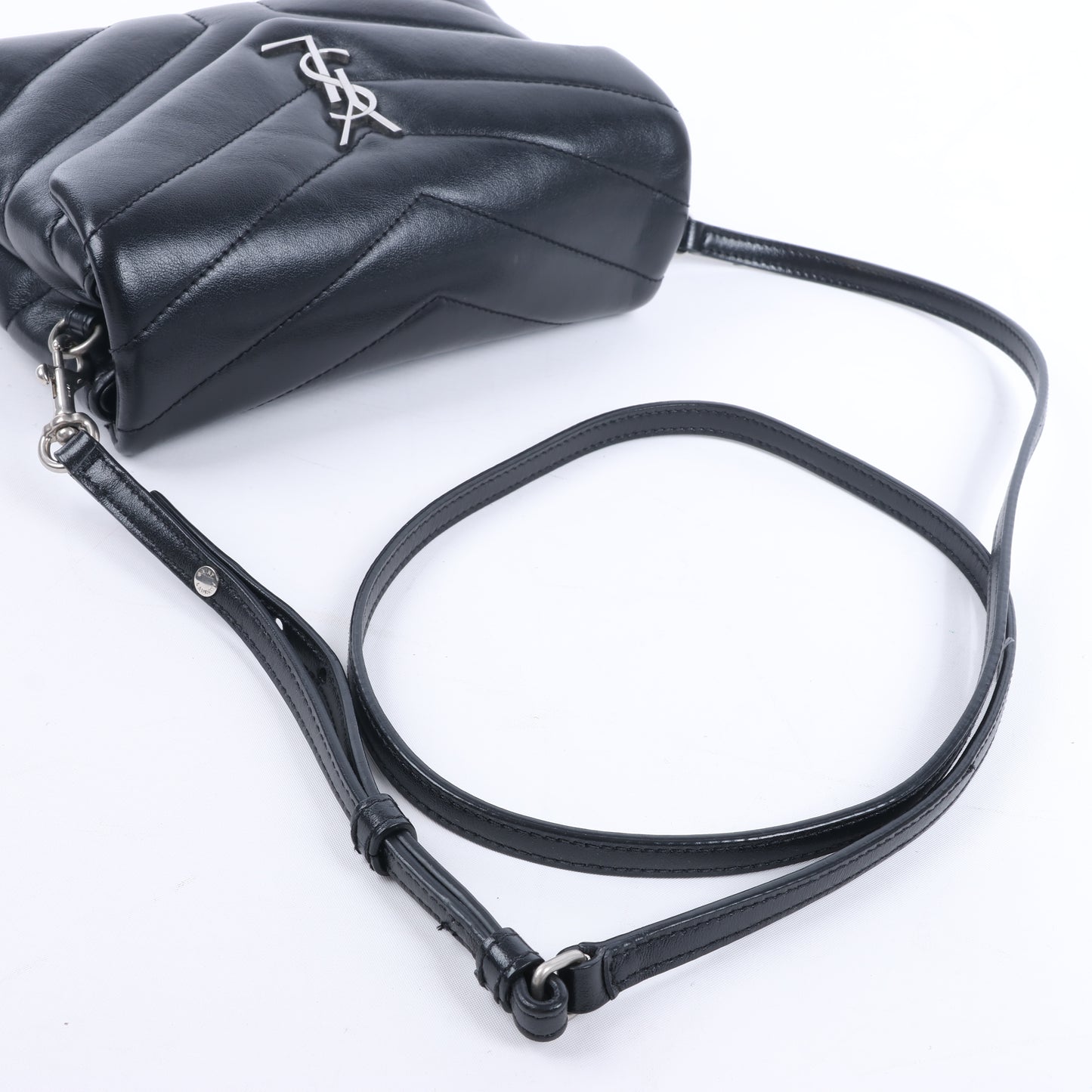 Sac bandoulière Loulou en cuir noir Saint Laurent Paris 467072