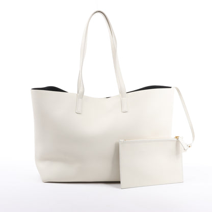Saint Laurent Paris Sac Shopping Schultertasche aus Leder in Ecru 394195