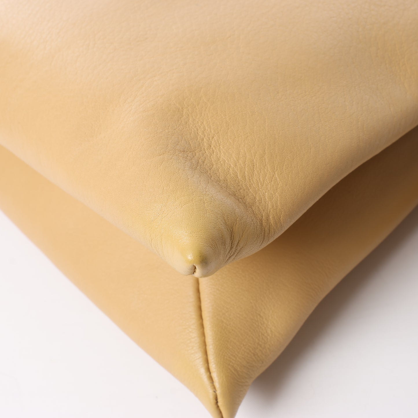 Mini sac à bandoulière en cuir beige The Row