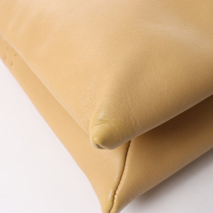 Mini sac à bandoulière en cuir beige The Row