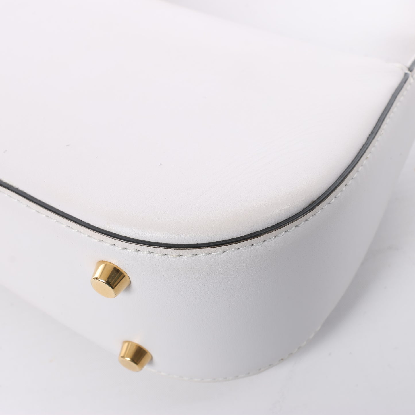 Valentino Garavani V logo Leather Shoulder bag in White