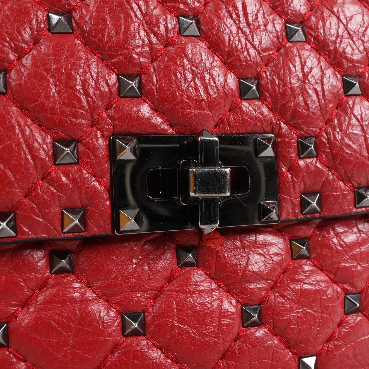 Valentino – Rockstud – 2-Wege-Schultertasche mit Spike-Kette in Rot