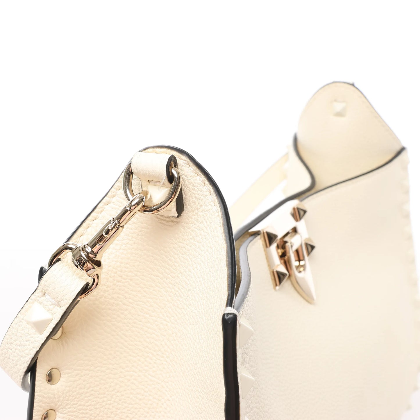 Valentino Garavani Sac à bandoulière en cuir Rockstud en écru