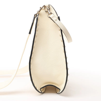 Valentino Garavani Sac à bandoulière en cuir Rockstud en écru