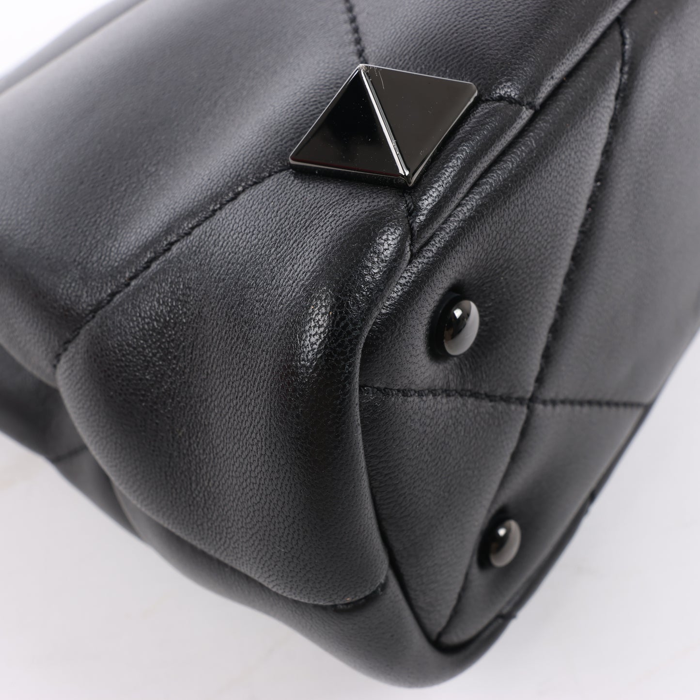 Valentino Garavani – Roman Studs – 3-Wege-Schultertasche aus schwarzem Leder