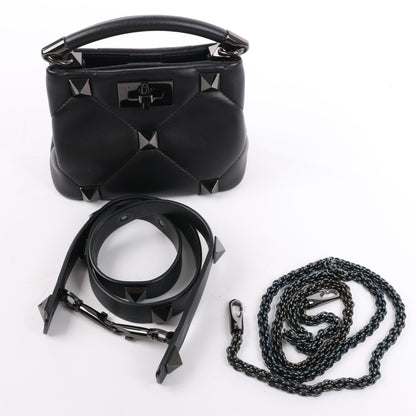 Valentino Garavani – Roman Studs – 3-Wege-Schultertasche aus schwarzem Leder