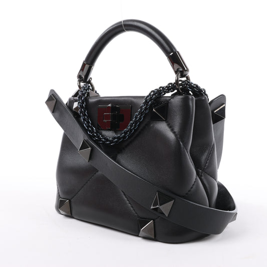 Valentino Garavani – Roman Studs – 3-Wege-Schultertasche aus schwarzem Leder