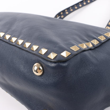 Valentino Garavani Rockstud 2Way-Handtasche aus Leder in Marineblau
