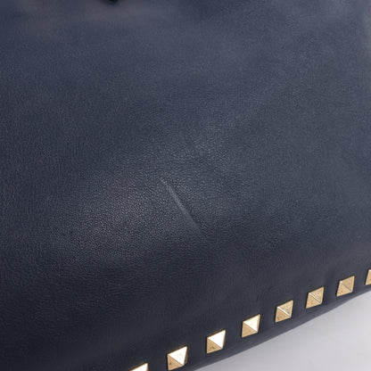 Valentino Garavani Rockstud 2Way-Handtasche aus Leder in Marineblau