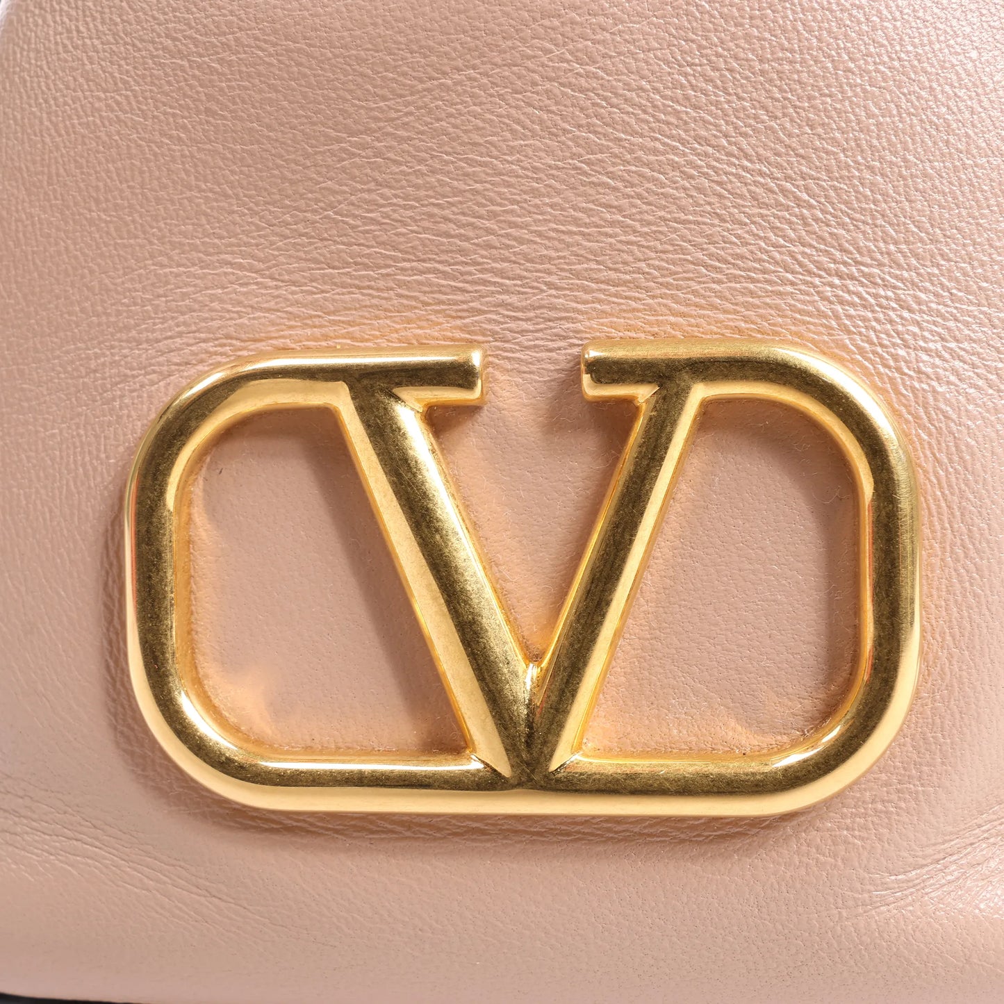 Valentino Garavani Buckets Leather 2Way Shoulder Bag in Powder Pink