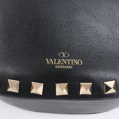 Valentino Garavani – Rockstuds – Schwarze Schultertasche aus Leder mit Kettenriemen