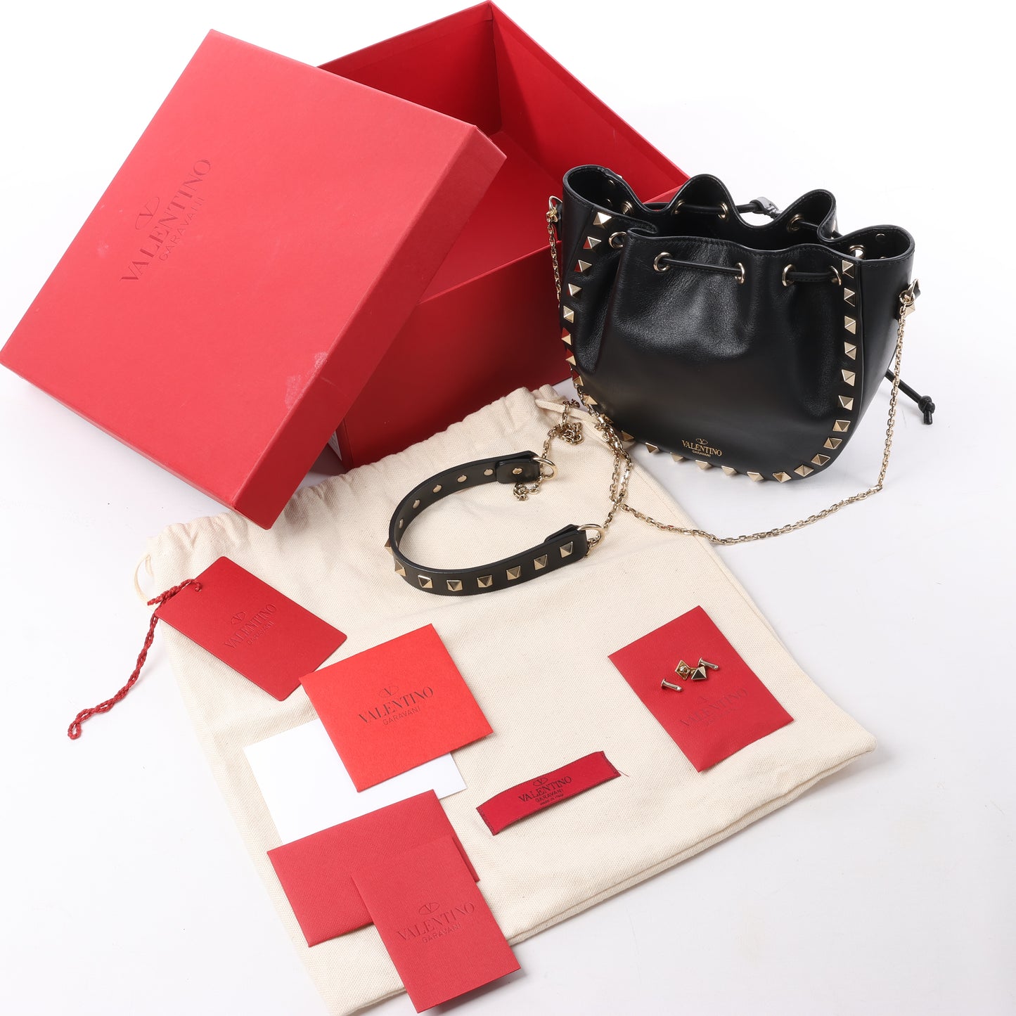 Valentino Garavani – Rockstuds – Schwarze Schultertasche aus Leder mit Kettenriemen