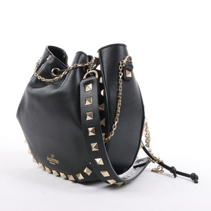 Valentino Garavani – Rockstuds – Schwarze Schultertasche aus Leder mit Kettenriemen